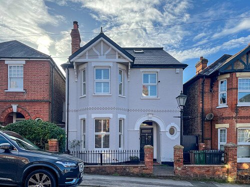 triangle glass door - Filming Locations Locations Direct -37