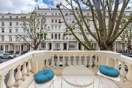 Colourful mezzanine apartment  - Filming Locations Locations Direct -04