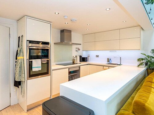 Colourful mezzanine apartment  - Filming Locations Locations Direct -10