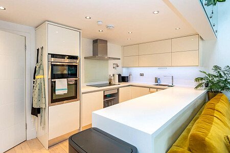 Colourful mezzanine apartment  - Filming Locations Locations Direct -10