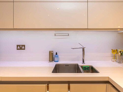 Colourful mezzanine apartment  - Filming Locations Locations Direct -12