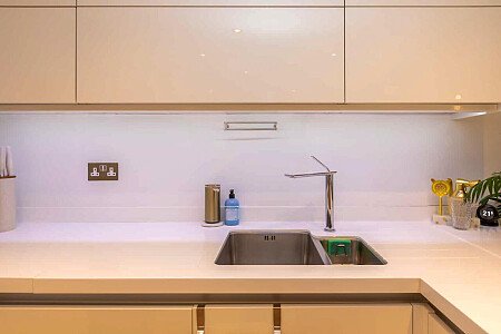 Colourful mezzanine apartment  - Filming Locations Locations Direct -12