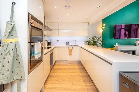 Colourful mezzanine apartment  - Filming Locations Locations Direct -13