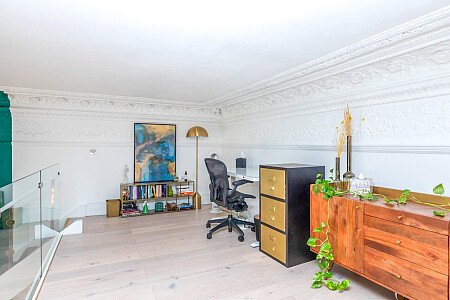Colourful mezzanine apartment  - Filming Locations Locations Direct -20