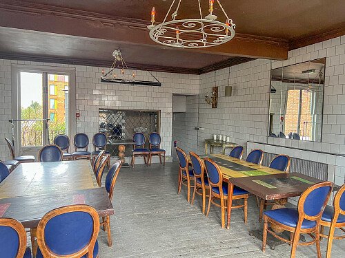 Hanging lights bar - Filming Locations Locations Direct -05