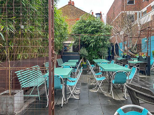 Hanging lights bar - Filming Locations Locations Direct -08