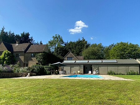 Traditional country house - Filming Locations Locations Direct -09