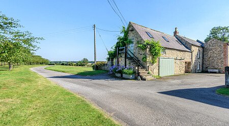 Large barn skylight - Filming Locations Locations Direct -04