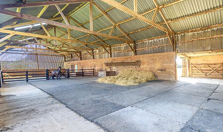 Large barn skylight - Filming Locations Locations Direct -03