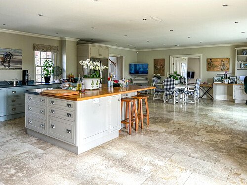 Large barn skylight - Filming Locations Locations Direct -08