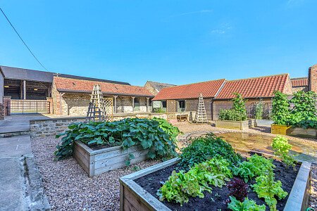 Large barn skylight - Filming Locations Locations Direct -23