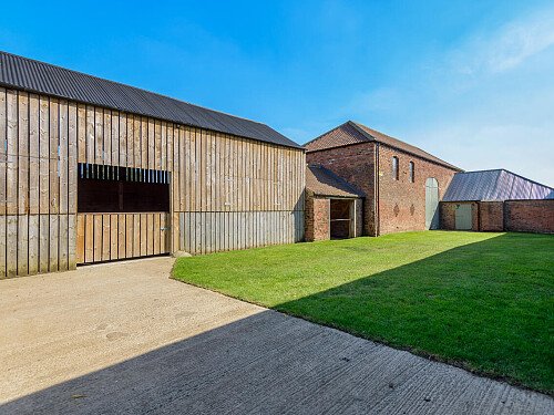 Large barn skylight - Filming Locations Locations Direct -26