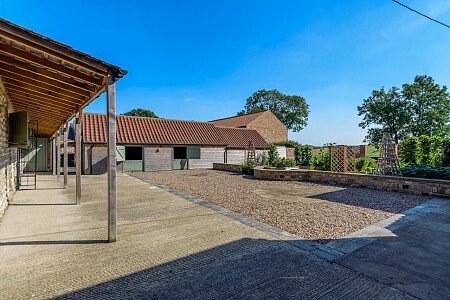 Large barn skylight - Filming Locations Locations Direct -25