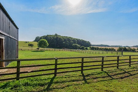 Large barn skylight - Filming Locations Locations Direct -31