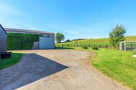 Large barn skylight - Filming Locations Locations Direct -33