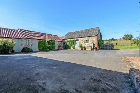 Large barn skylight - Filming Locations Locations Direct -35