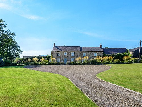 Large barn skylight - Filming Locations Locations Direct -37