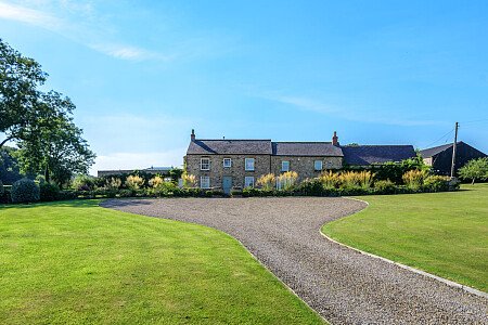 Large barn skylight - Filming Locations Locations Direct -37