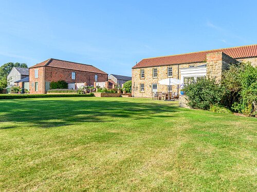 Large barn skylight - Filming Locations Locations Direct -38