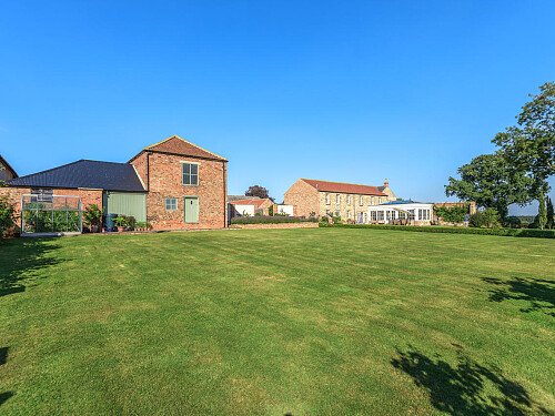 Large barn skylight - Filming Locations Locations Direct -39