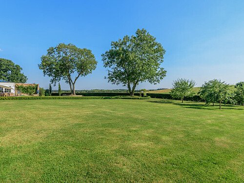 Large barn skylight - Filming Locations Locations Direct -41