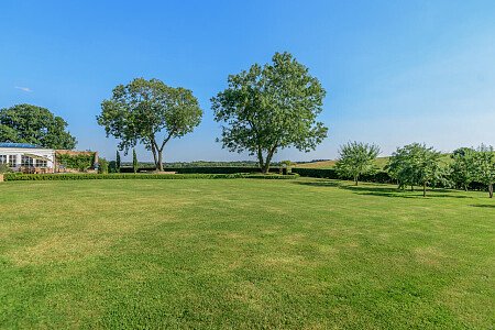 Large barn skylight - Filming Locations Locations Direct -41