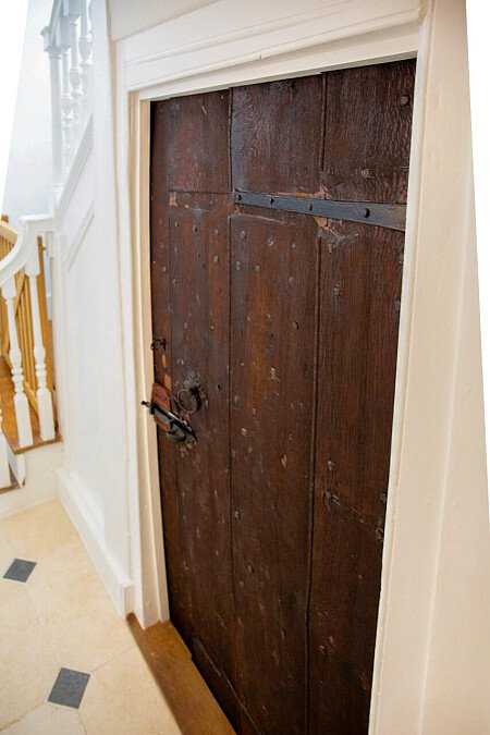 Gold fireplace - Filming Locations Locations Direct -07