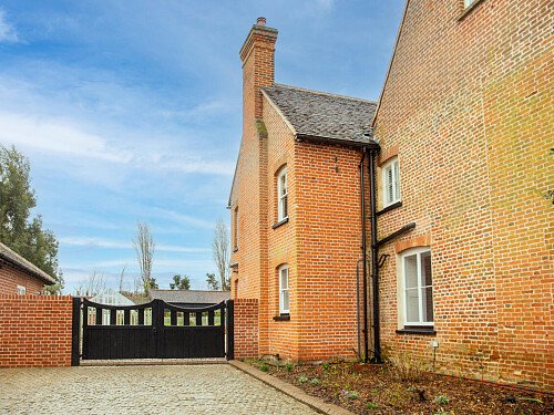 Gold fireplace - Filming Locations Locations Direct -27