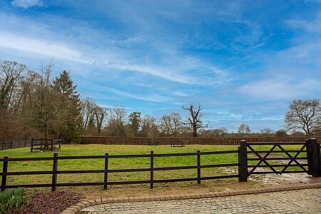 Gold fireplace - Filming Locations Locations Direct -33