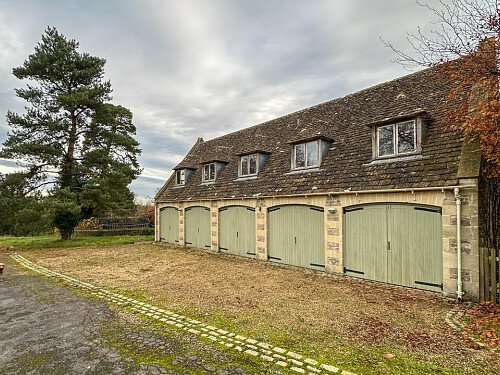 Natural wooden flooring  - Filming Locations Locations Direct -13