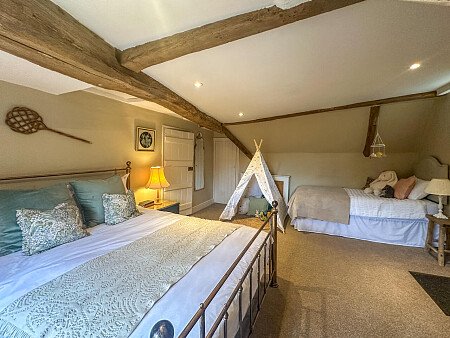 Natural wooden flooring  - Filming Locations Locations Direct -20