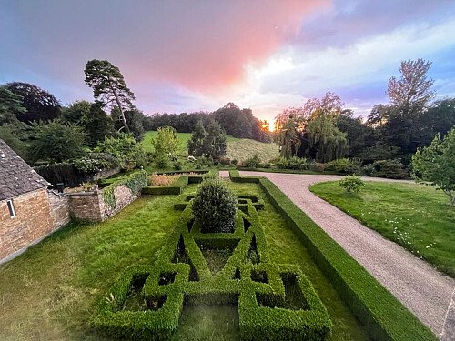 Natural wooden flooring  - Filming Locations Locations Direct -25