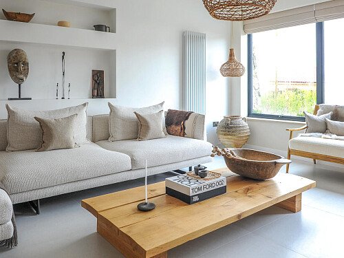 Wooden partition Stone wall- Filming Locations Locations Direct -09