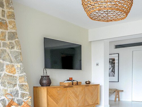 Wooden partition Stone wall- Filming Locations Locations Direct -13