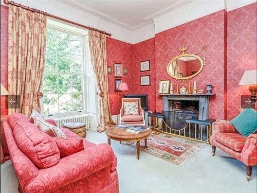 Colourful period round driveway-05