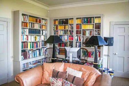 Colourful period round driveway-07