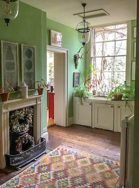 Colourful period round driveway-10