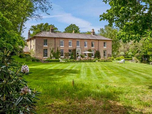 Colourful period round driveway-18