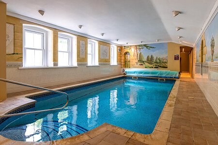 Patterned ceiling - Filming Locations Locations Direct -04