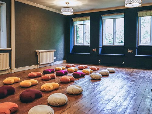 Patterned ceiling - Filming Locations Locations Direct -08