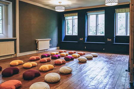 Patterned ceiling - Filming Locations Locations Direct -08