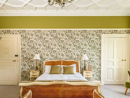 Patterned ceiling - Filming Locations Locations Direct -09