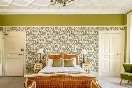 Patterned ceiling - Filming Locations Locations Direct -09