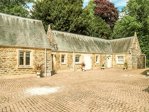 Patterned ceiling - Filming Locations Locations Direct -16