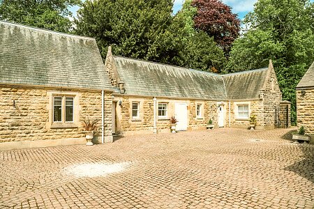 Patterned ceiling - Filming Locations Locations Direct -16