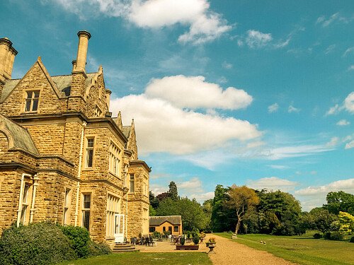 Patterned ceiling - Filming Locations Locations Direct -19