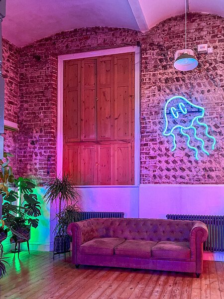 Rock Apt - Filming Locations Locations Direct -19