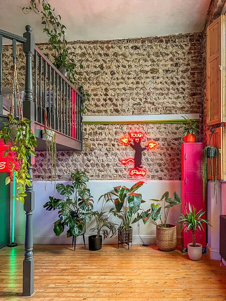 Rock Apt - Filming Locations Locations Direct -31