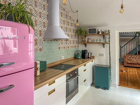 Rock Apt - Filming Locations Locations Direct -41