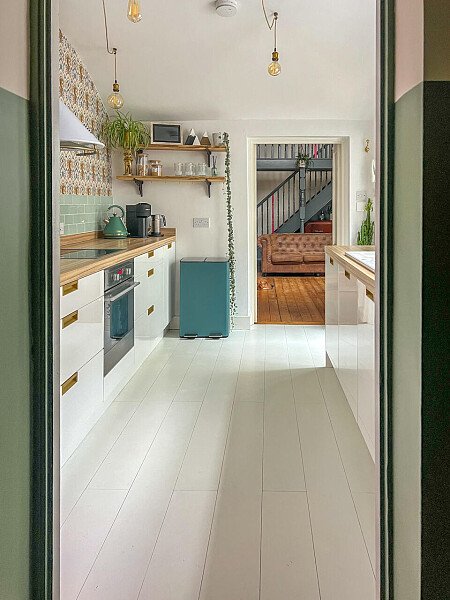 Rock Apt - Filming Locations Locations Direct -43